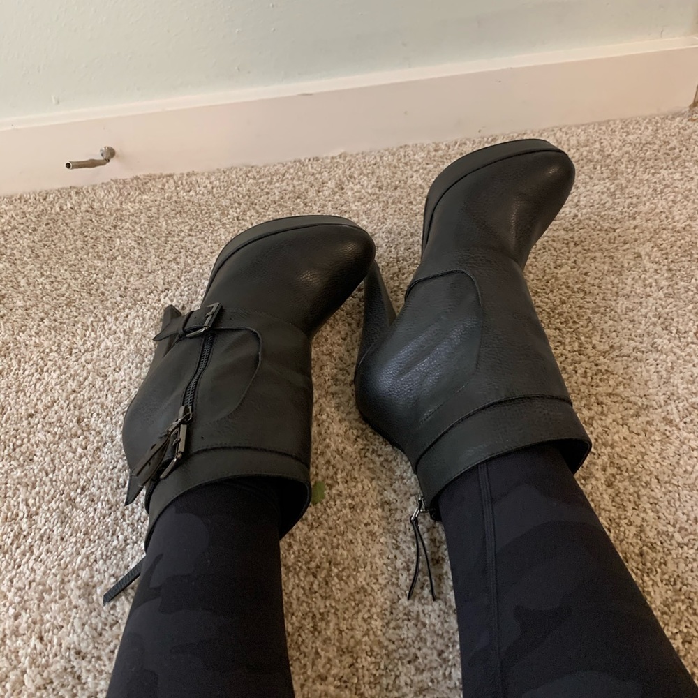 NIB - Charles David Birgit Booties - Picture 8 of 9